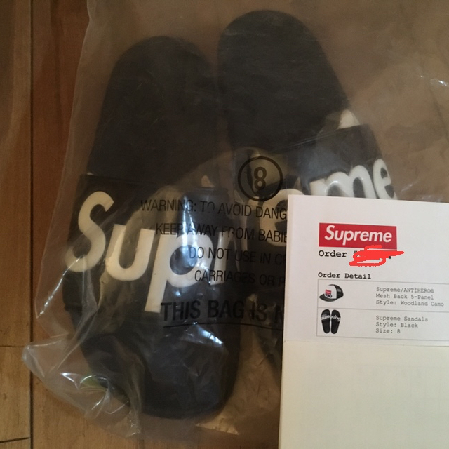 Supreme(シュプリーム)の正規品 Supreme シュプリーム サンダル US8 26cm ブラック メンズの靴/シューズ(サンダル)の商品写真