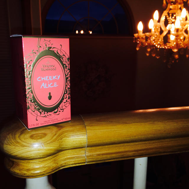 Vivienne Westwood(ヴィヴィアンウエストウッド)のヴィヴィアンウエストウッド 香水 フレグランス :CHEEKYALICEETSP コスメ/美容の香水(香水(女性用))の商品写真