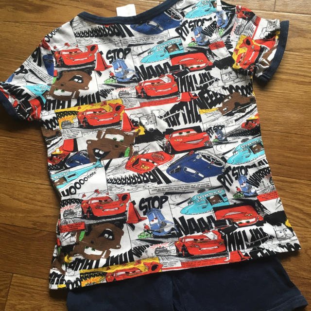 H&M(エイチアンドエム)のカーズパジャマ キッズ/ベビー/マタニティのキッズ服男の子用(90cm~)(パジャマ)の商品写真