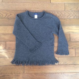 ジェイクルー(J.Crew)の【美品】J.CREWグレーフリンジニット(ニット/セーター)