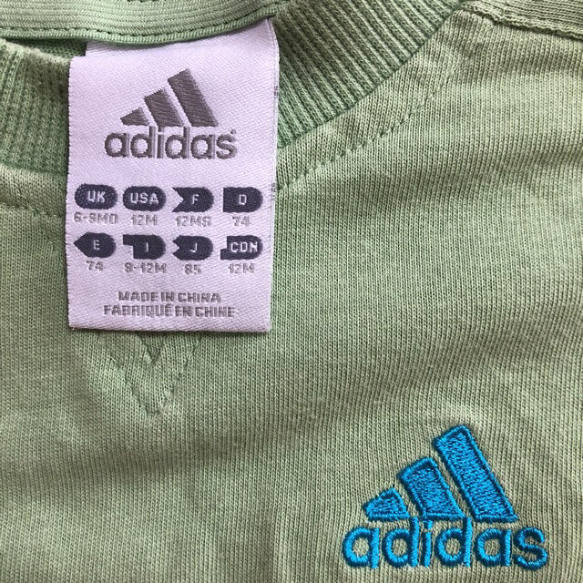 adidas(アディダス)のアディダス×ミッキー コラボTシャツ 85㎝ キッズ/ベビー/マタニティのベビー服(~85cm)(Ｔシャツ)の商品写真