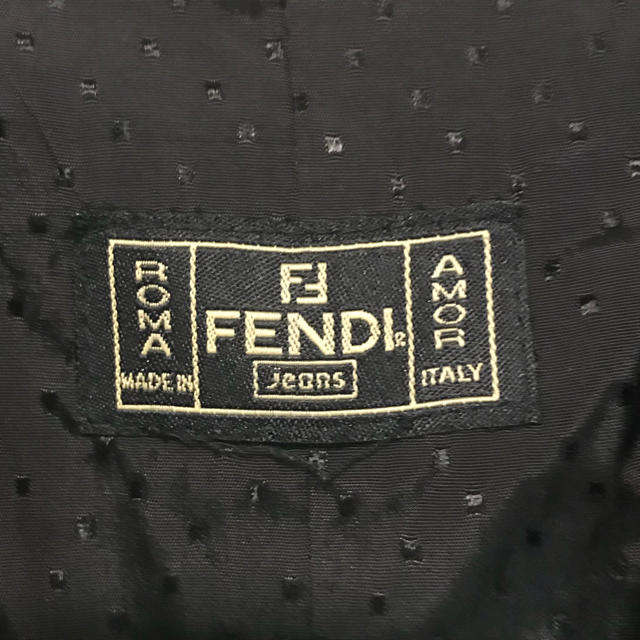 FENDI(フェンディ)のコート 黒 FENDI レディースのジャケット/アウター(チェスターコート)の商品写真