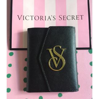 ヴィクトリアズシークレット(Victoria's Secret)のVictoria’s Secret「新品」ブラックパスポートケース(名刺入れ/定期入れ)