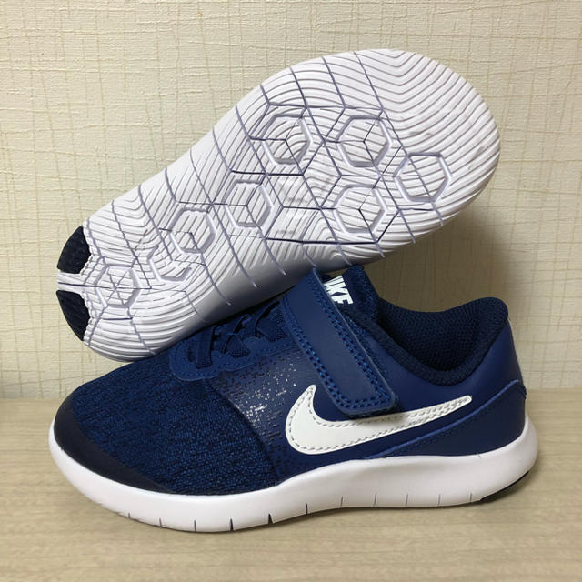 NIKE(ナイキ)の新品 ナイキ NIKE フレックス コンタクト PSV  キッズ/ベビー/マタニティのキッズ靴/シューズ(15cm~)(スニーカー)の商品写真