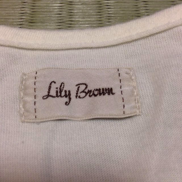 Lily Brown(リリーブラウン)のLily BrownダメージTシャツ レディースのトップス(Tシャツ(半袖/袖なし))の商品写真