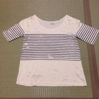 リリーブラウン(Lily Brown)のLily BrownダメージTシャツ(Tシャツ(半袖/袖なし))