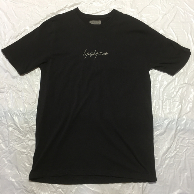 Yohji Yamamoto(ヨウジヤマモト)のYOHJI YAMAMOTO POUR HOMME x NEW ERA Tシャツ メンズのトップス(Tシャツ/カットソー(半袖/袖なし))の商品写真