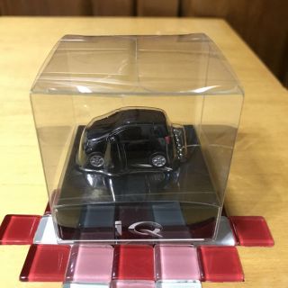 トヨタ(トヨタ)の非売品 トヨタ IQ ミニカー キーホルダー ブラック(ミニカー)