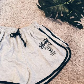 ステューシー(STUSSY)のSTUSSY ショートパンツ(ショートパンツ)