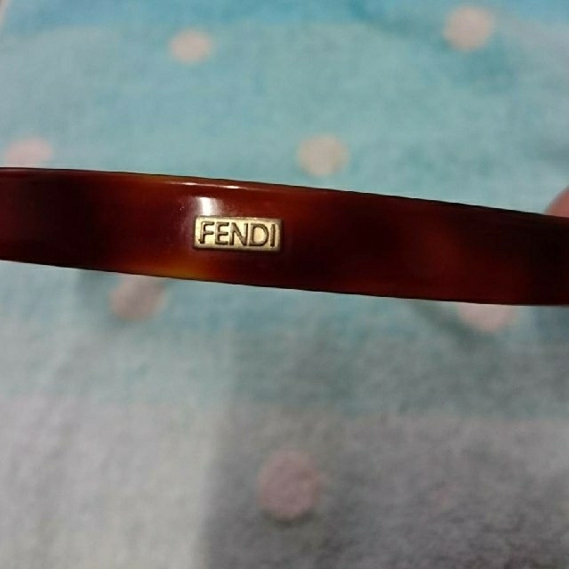 FENDI(フェンディ)のmiiizk様専用　フェンディ　カチューシャ　FENDI レディースのヘアアクセサリー(カチューシャ)の商品写真