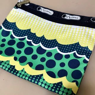 レスポートサック(LeSportsac)のレスポ のポーチ❤️グリーンとイエローのフリル柄(ショルダーバッグ)