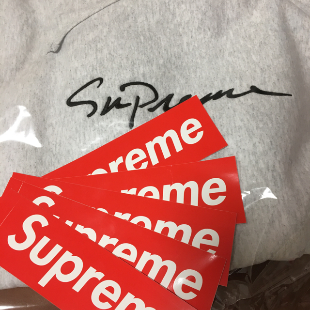 Supreme(シュプリーム)のSupreme Classic Script Hooded sweatshirt メンズのトップス(パーカー)の商品写真