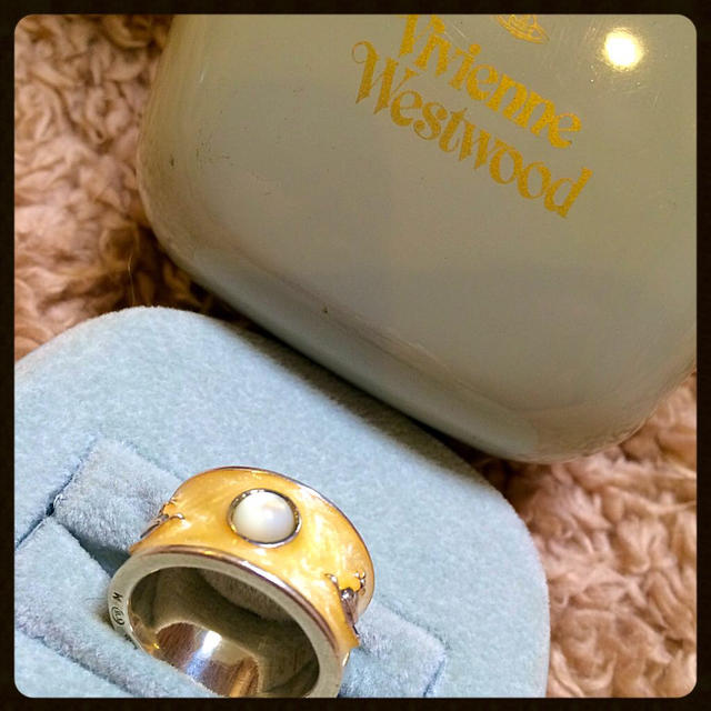 Vivienne Westwood(ヴィヴィアンウエストウッド)のヴィヴィアン キングリング ホワイト レディースのアクセサリー(リング(指輪))の商品写真