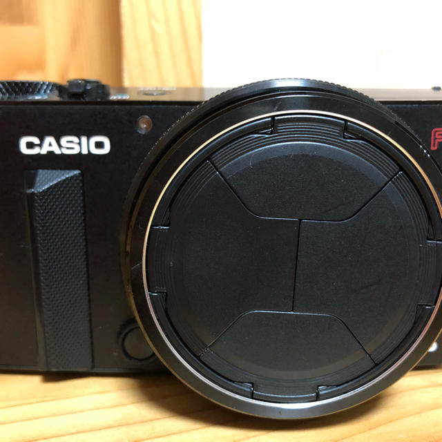 CASIO(カシオ)の【送料無料】HIGH SPEED EXILIM EX-100F  スマホ/家電/カメラのカメラ(コンパクトデジタルカメラ)の商品写真