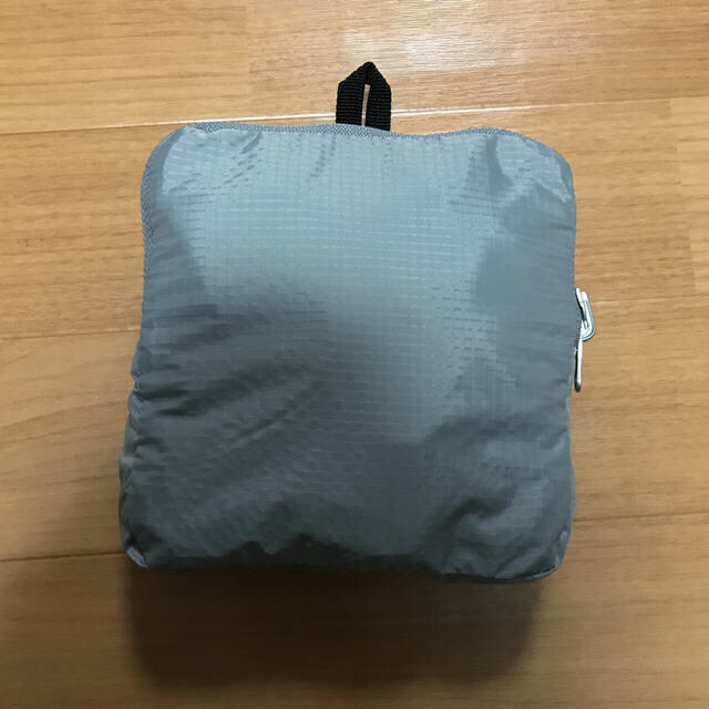 MUJI (無印良品)(ムジルシリョウヒン)の無印 タタメルリュック グレー レディースのバッグ(リュック/バックパック)の商品写真