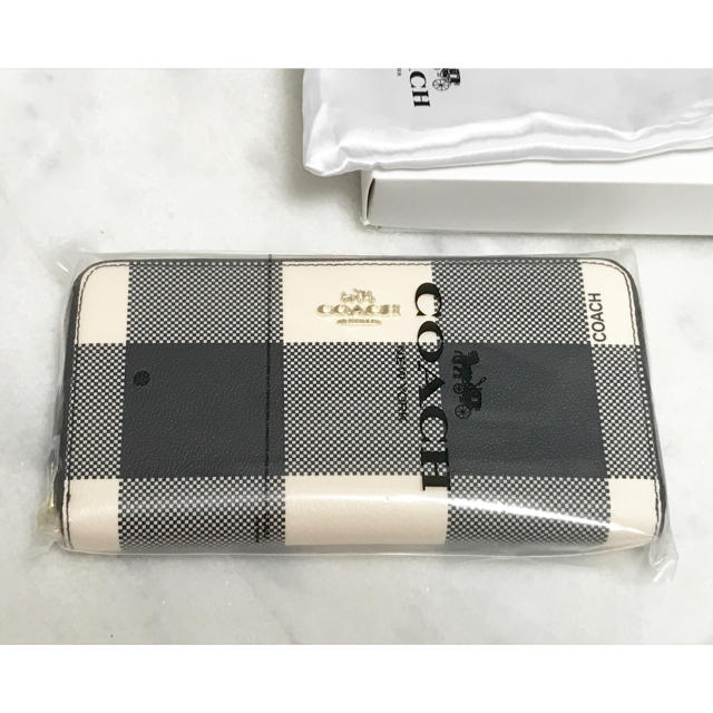 COACH(コーチ)のCOACH / 新品 コーチ長財布 チェック柄 白 レディースのファッション小物(財布)の商品写真