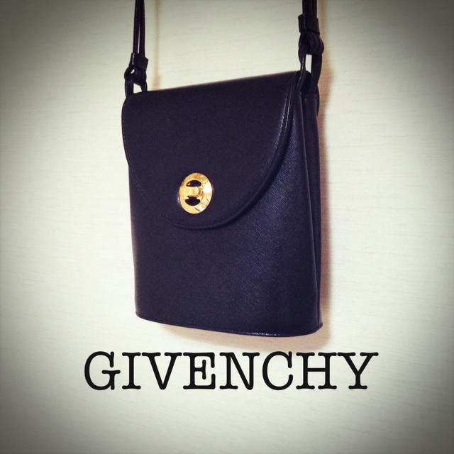 GIVENCHY - GIVENCHY★ショルダーバッグ