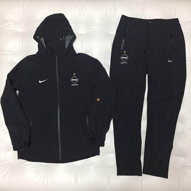 F.C.R.B.(エフシーアールビー)の美品 上L下M 黒16SS FCRB×NIKE WARM UP SETUP メンズのジャケット/アウター(ナイロンジャケット)の商品写真