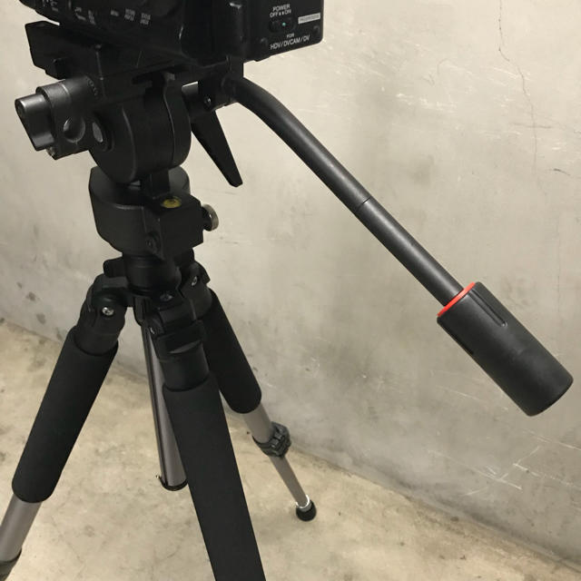 ビデオ用三脚 ノーブランド 最大荷重6.8kg 170cm 業務用カメラ ビデオ用三脚 ノーブランド 最大荷重6.8kg 170cm 業務用カメラ