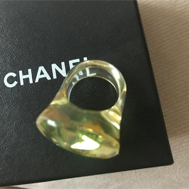 CHANEL(シャネル)のCHANEL シャネル ☆ ビンテージ プラスティックリング ☆ CC グリーン レディースのアクセサリー(リング(指輪))の商品写真