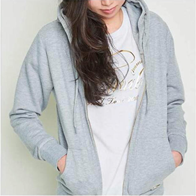 安室奈美恵♡finallyツアー公式グッズ ZIPパーカー Sサイズ•新品 安室奈美恵♡finallyツアー公式グッズ ZIPパーカー Sサイズ•新品