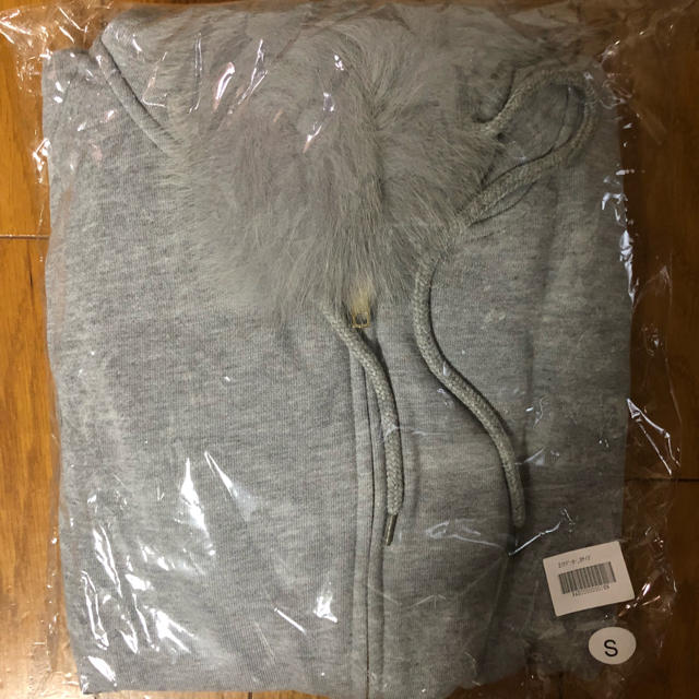 安室奈美恵♡finallyツアー公式グッズ ZIPパーカー Sサイズ•新品 安室奈美恵♡finallyツアー公式グッズ ZIPパーカー Sサイズ•新品