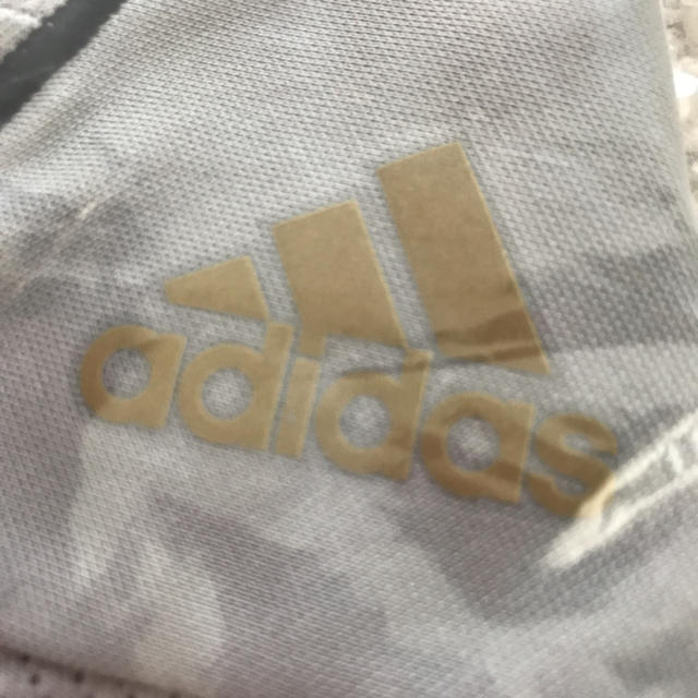 adidas(アディダス)の新品！メンズアディダス 半袖シャツ M メンズのトップス(シャツ)の商品写真