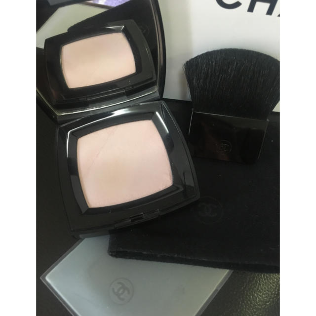 CHANEL(シャネル)のシャネル プードゥル サテン ドゥ シルクドリーム フェイスパウダー ピンク コスメ/美容のベースメイク/化粧品(フェイスパウダー)の商品写真