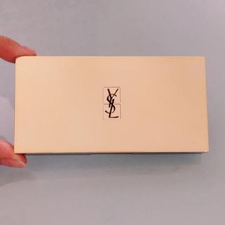 イヴサンローランボーテ(Yves Saint Laurent Beaute)のイヴ・サンローラン ラディアントタッチ コンパクト(ファンデーション)