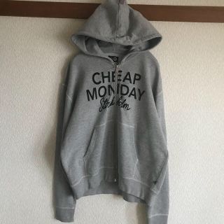 チープマンデー(CHEAP MONDAY)のCHEAP MONDAY ジップアップパーカー size S(パーカー)