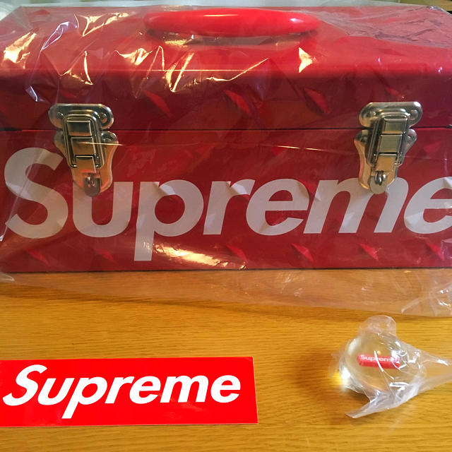 Supreme(シュプリーム)のSupreme plate tool box スーパーボール、ステッカーセット インテリア/住まい/日用品の収納家具(ケース/ボックス)の商品写真