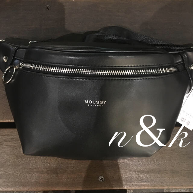 moussy(マウジー)の限定セール♡MOUSSY waist&shoulder BAGボディバッグsly レディースのバッグ(ボディバッグ/ウエストポーチ)の商品写真