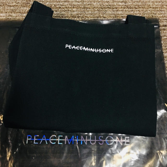 PEACEMINUSONE(ピースマイナスワン)のPMO トータルバッグ エンタメ/ホビーのタレントグッズ(アイドルグッズ)の商品写真