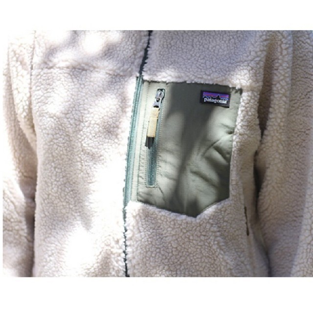 patagonia(パタゴニア)のpatagoniaレトロXキッズxxlカーキ新品未使用 レディースのジャケット/アウター(ブルゾン)の商品写真