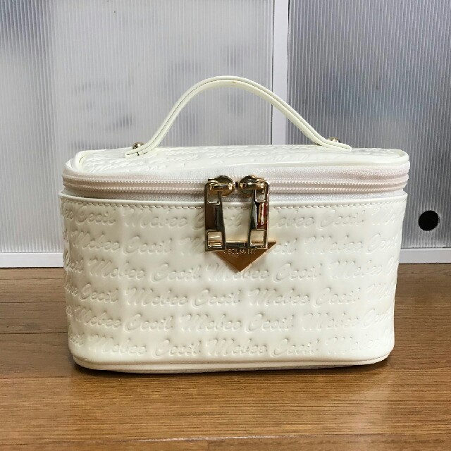 CECIL McBEE(セシルマクビー)の新品★セシルマクビー バニティポーチ レディースのファッション小物(ポーチ)の商品写真