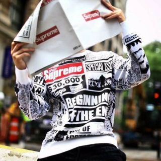 シュプリーム(Supreme)の最安★supreme 18aw newsprint sweater★新品未開封(ニット/セーター)