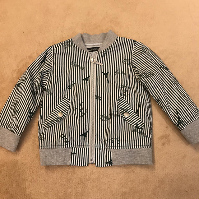 BeBe(ベベ)のBeBe ジャケット 90㎝ キッズ/ベビー/マタニティのキッズ服男の子用(90cm~)(ジャケット/上着)の商品写真