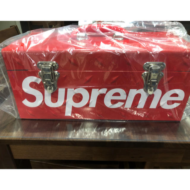 Supreme Diamond Plate Tool Box newbornbrainsociety.org
