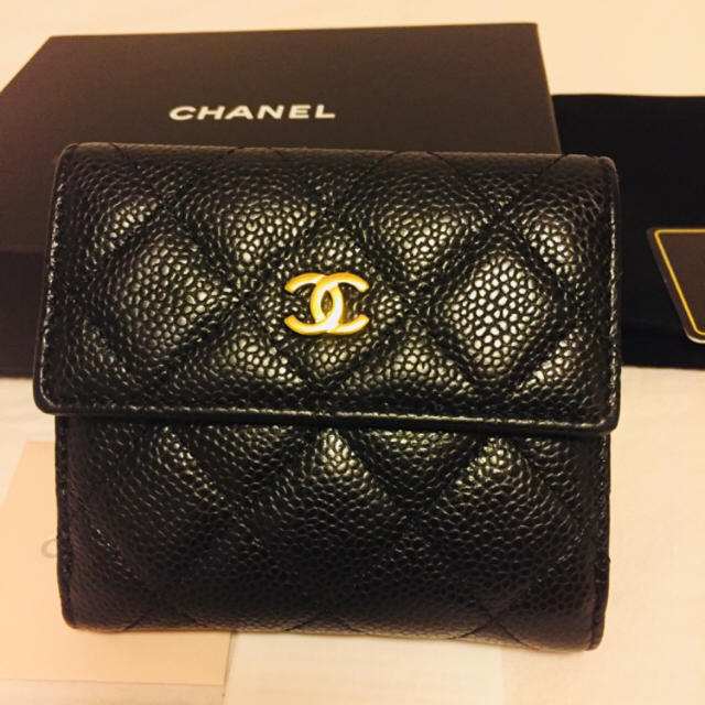 CHANEL(シャネル)の美品 CHANEL キャビアスキンマトラッセWホック財布 レディースのファッション小物(財布)の商品写真