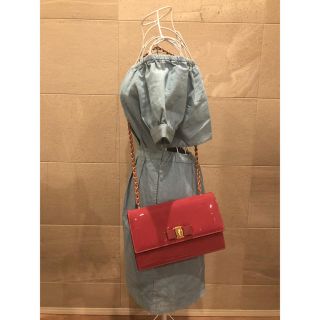 フェラガモ(Ferragamo)の一回だけ使用♡本物フェラガモショルダーバッグ♡痛み無し落ち着いたピンク色(ショルダーバッグ)