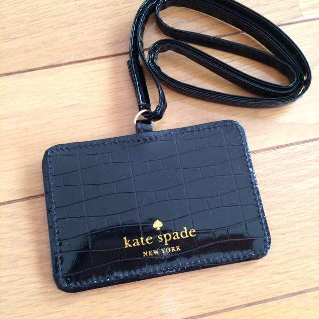 kate spade new york(ケイトスペードニューヨーク)のカードケース レディースのファッション小物(名刺入れ/定期入れ)の商品写真