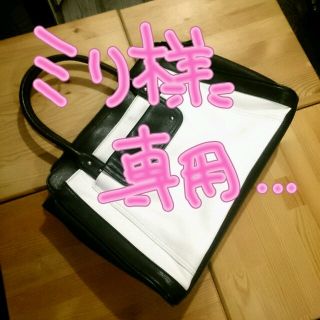 ジーユー(GU)のﾓﾉﾄｰﾝBAG(ハンドバッグ)