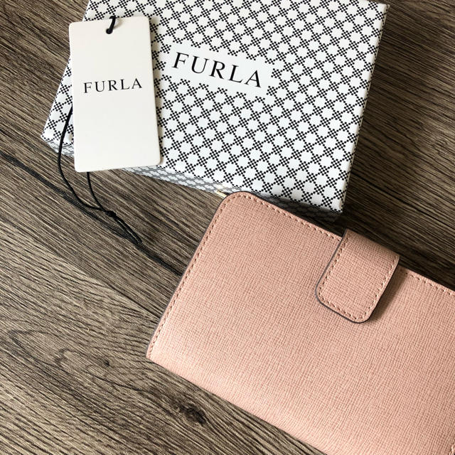 Furla(フルラ)の新品 バビロンM 折り財布 ピンクベージュ moonstone 二つ折り レディースのファッション小物(財布)の商品写真