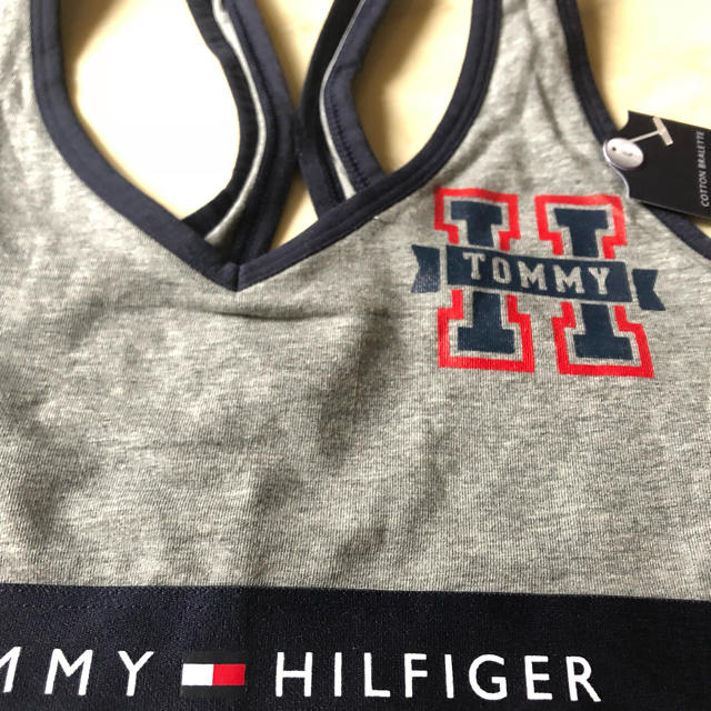 TOMMY HILFIGER(トミーヒルフィガー)のトミーヒルフィガー★スポーツブラ★sizeL レディースの下着/アンダーウェア(ブラ)の商品写真