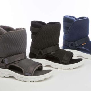 アグ(UGG)のTeva ugg ムートンブーツ サンダル 新品(サンダル)