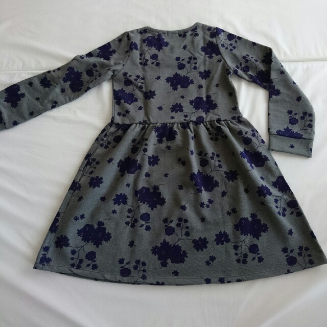 BeBe(ベベ)のBeBe 冬 ワンピース size130 キッズ/ベビー/マタニティのキッズ服女の子用(90cm~)(ワンピース)の商品写真