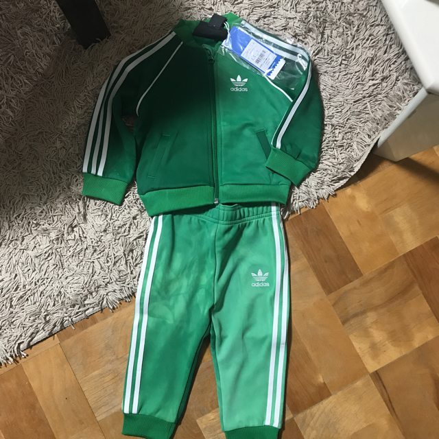 adidas(アディダス)のアディダス オリジナルス ジャージ 上下 セット 新品  キッズ/ベビー/マタニティのキッズ服男の子用(90cm~)(その他)の商品写真