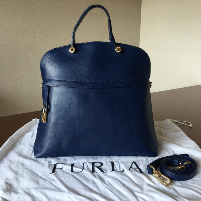 Furla(フルラ)の【美品】フルラ パイパー L  ネイビー レディースのバッグ(ハンドバッグ)の商品写真