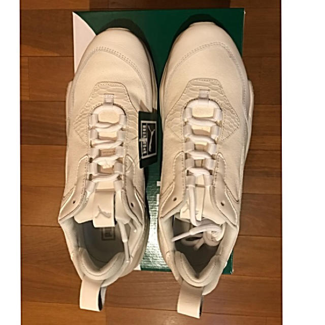 PUMA(プーマ)のPUMA THUNDER DESER White  27cm メンズの靴/シューズ(スニーカー)の商品写真