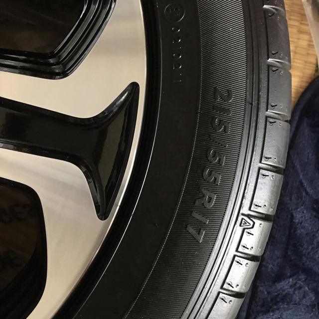 ホンダ(ホンダ)の格ホンダ・ヴェゼル 純正 215/55R17 ４本セット 純正ナット付き！ 自動車/バイクの自動車(タイヤ・ホイールセット)の商品写真